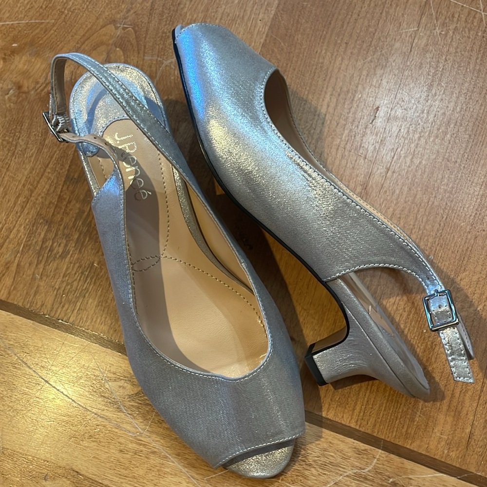 J Renee Women's Silver Open Toe Sling Back Heels. Very Good Condition. Size 9.5.